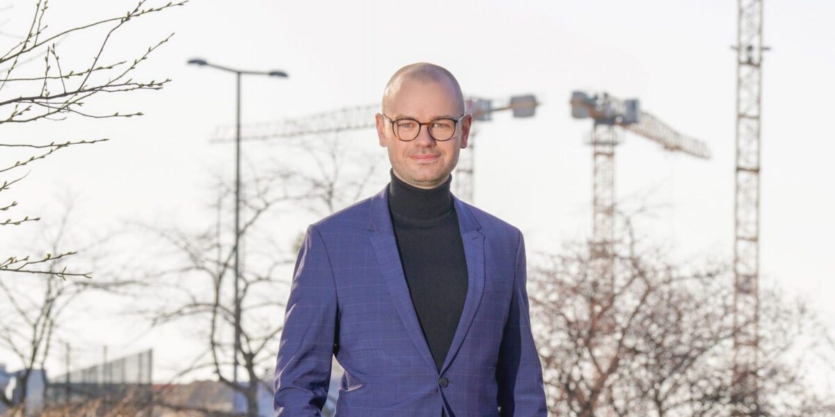 Tim-Oliver Müller, Hauptgeschäftsführer der BAUINDUSTRIE, plädiert für mehr Flexibilität im Vergaberecht und einen Kulturwandel hin zu partnerschaftlichem Bauen. 