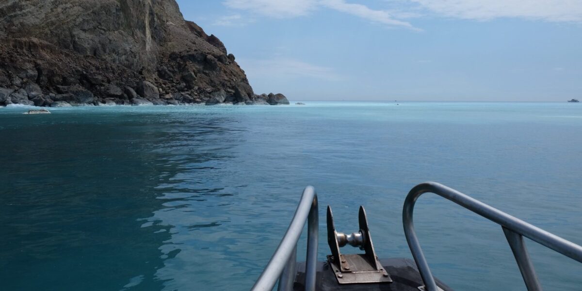 Weißes Wasser von Kueishantao: Schwefelhaltige hydrothermale Fluide lassen das Meer milchig erscheinen.