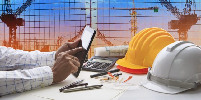 Symbolbild Fachkräft eim Bau