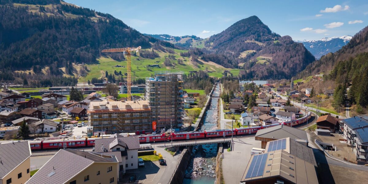 Solarfassade mit innovativem Brandschutz