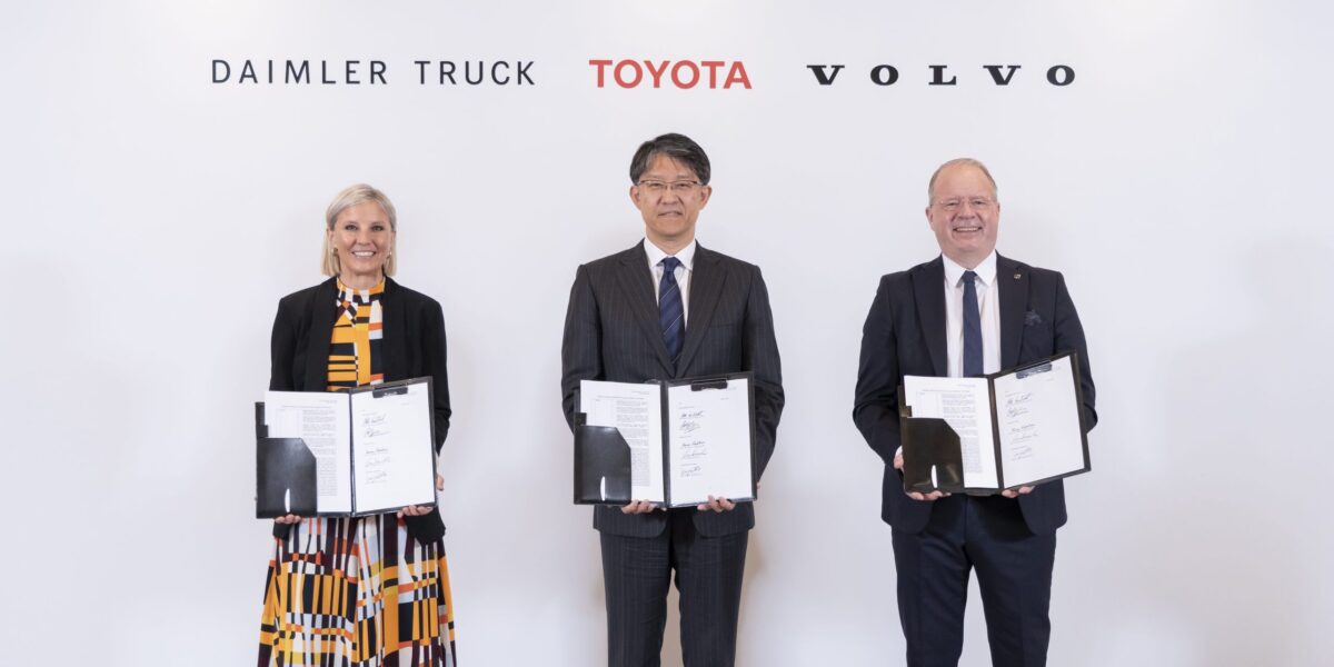 Karin Rådström, President & CEO Daimler Truck; Koji Sato, President Toyota Motor Corporation; Martin Lundstedt, President & CEO Volvo Group.