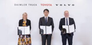 Karin Rådström, President & CEO Daimler Truck; Koji Sato, President Toyota Motor Corporation; Martin Lundstedt, President & CEO Volvo Group.
