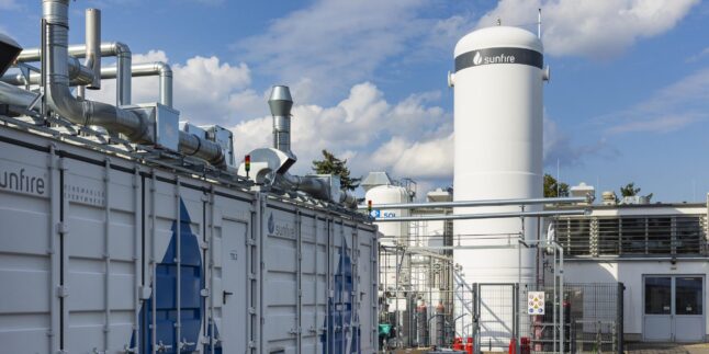 Alkalische Elektrolyseure von Sunfire