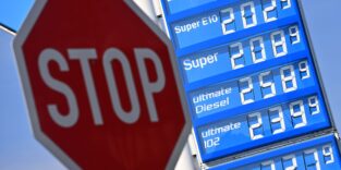 Hohe Spritpreise und ein Stopschild