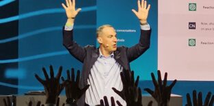 Siemens-Manager Cedrik Neike motiviert das Publikum