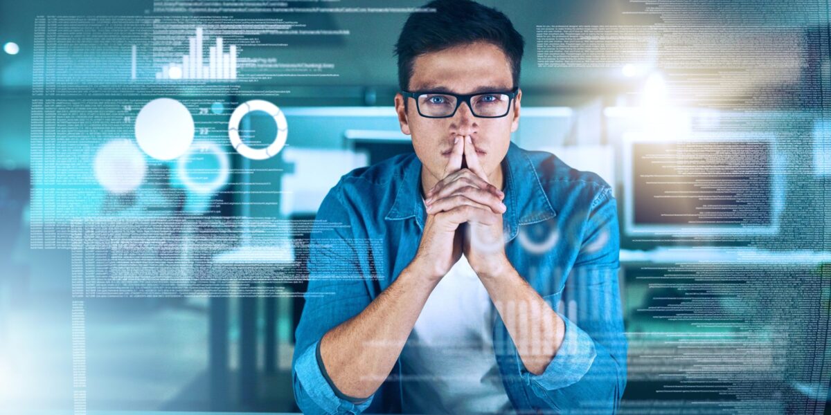 Ein Mann arbeitet mit KI