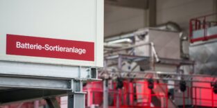 Batterie-Sortieranlage in Recyclingwerk