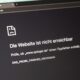 Ein Laptop zeigt Fehlermeldungen an, während er am späten Dienstagabend versucht , deutsche „.de“-Websites aufzurufen.