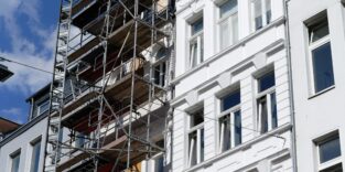 Baugerüst vor Gründerzeithäusern