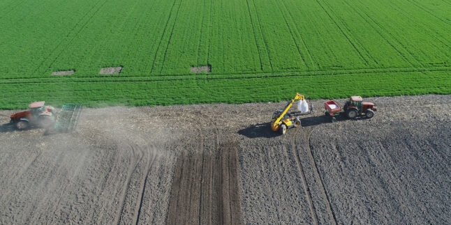 Feld wird gedüngt