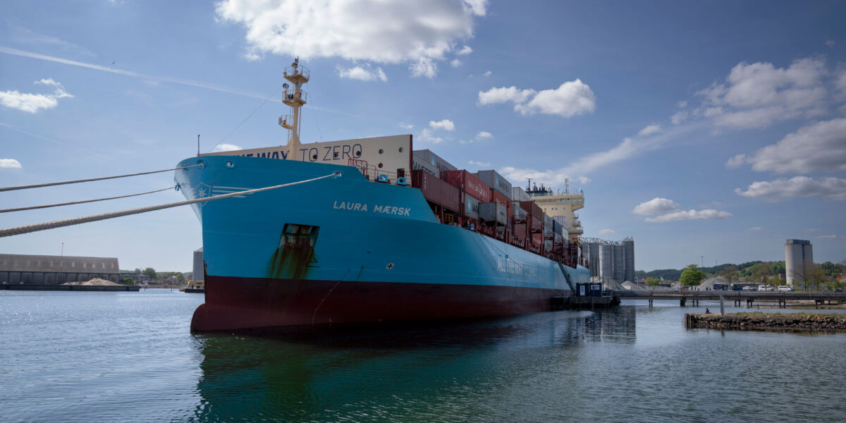 Die Laura Maersk wird 2025 erstmals mit E-Methanol aus der neuen Anlage in Kassø betankt