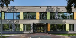 Sanierte Integrierte Gesamtschule Kreyenbrück in Oldenburg