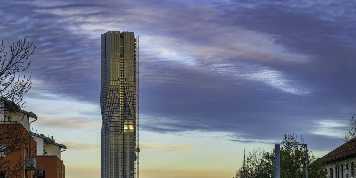 Karlatornet Hochhaus in Göteborg mit moderner Betonfassade