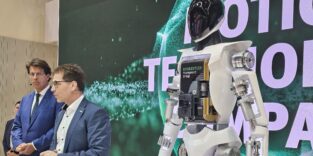 Modell eines humanoiden Roboters mit Antrieben von Schaeffler