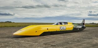 Der JCB Hydromax bei Testfahrten am RAF Wittering