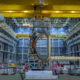 Das Sektormodul nähert sich sichtbar dem Rand der Tokamak-Grube