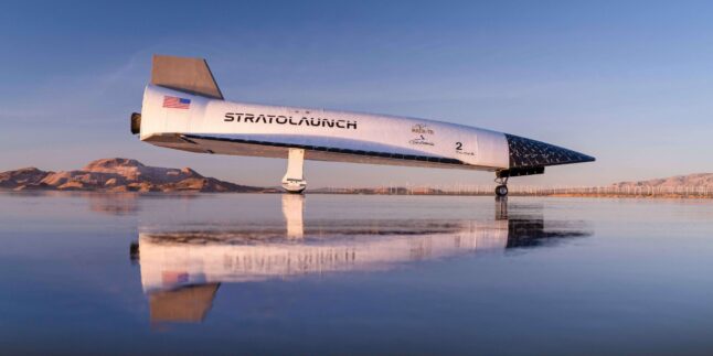 Talon-A2 von Stratolaunch auf der Landebahn
