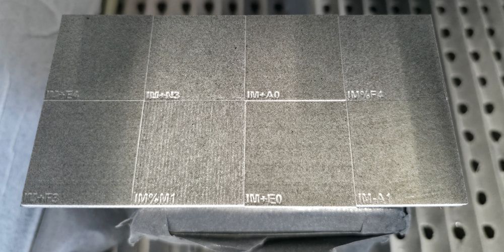 Die Diamant Polymer GmbH und des SKZ entwickeln Imprägniermittel für 3d-gedruckte Kunststoffteile. Im Bild: Muster aus den ersten Imprägnierversuchen. Foto: Eugen Schleiger, SKZ