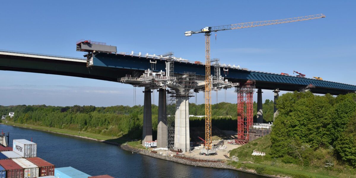 Rader Hochbrücke im Bau