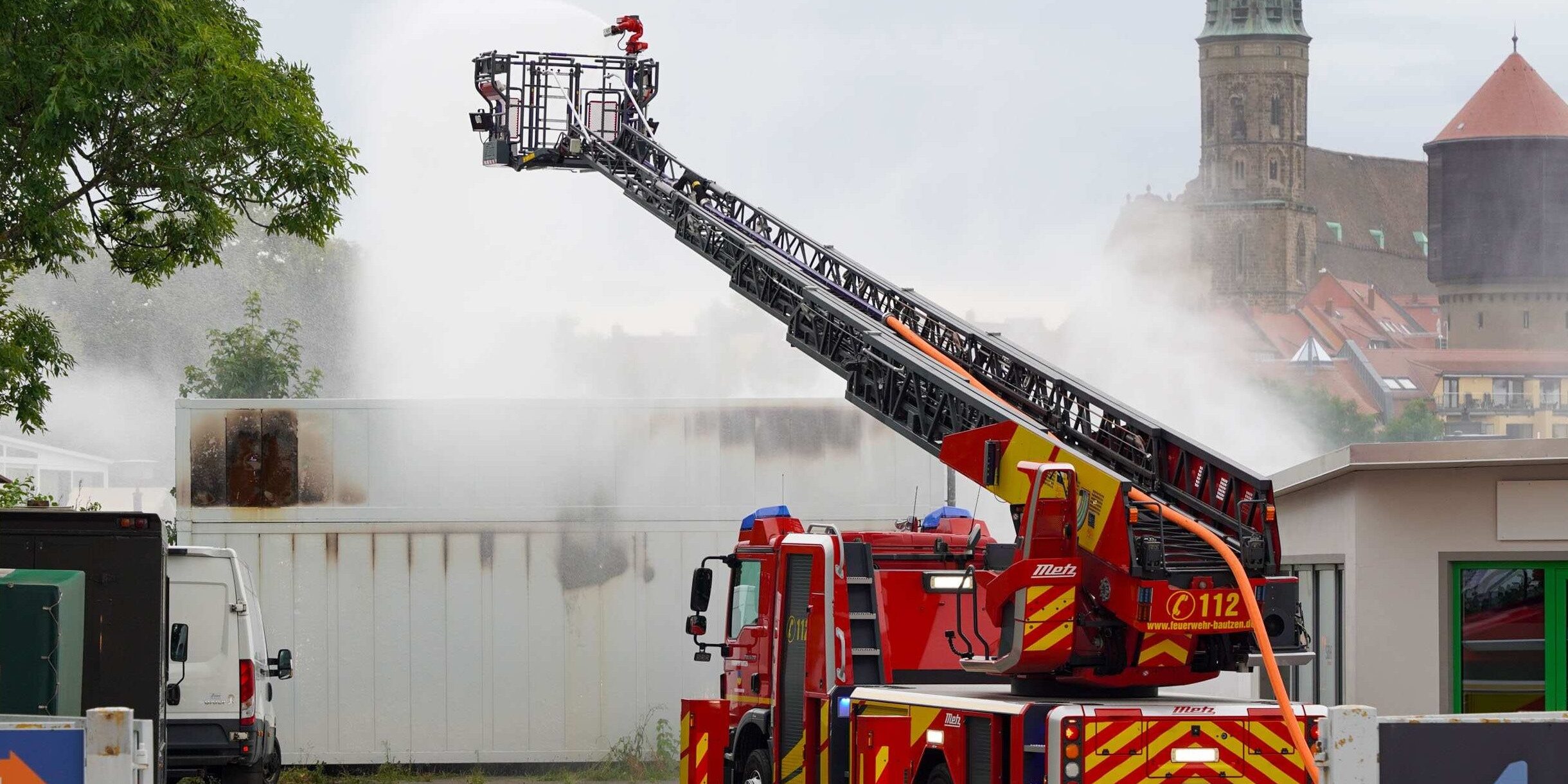 Großbrand in Bautzen: Warum ein Batteriespeicher-Brand kein normales Feuer ist