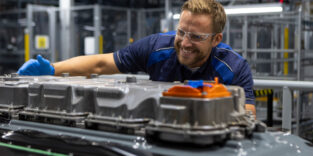 Batteriemontage im BMW-Werk Woodruff