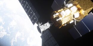 Ein Satellit mit Roboterarmen soll ein Nasa-Observatorium greifen und in einen höheren Orbit schleppen.