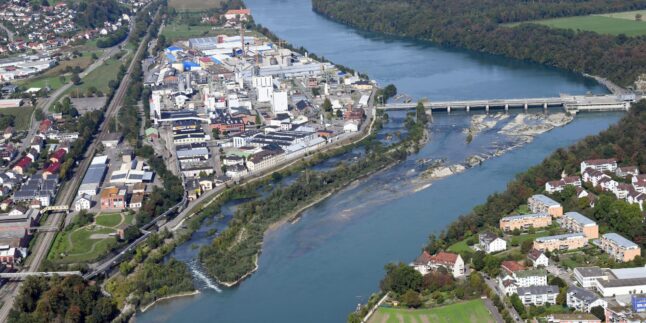 Luftbild Laufwasserkraftwerk an einem Fluß (Rhein)
