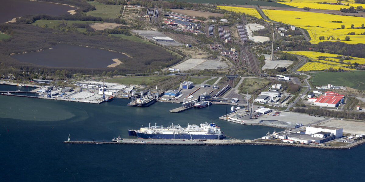 Der Industriehafen Mukran auf Rügen