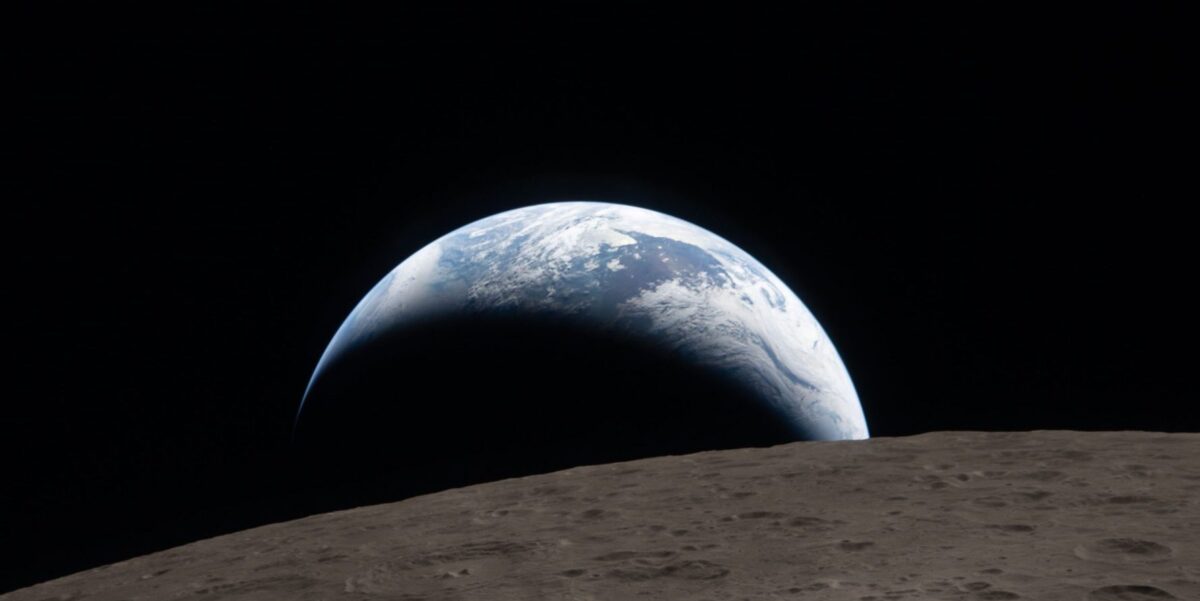 Die Erde von Artemis II fotografiert