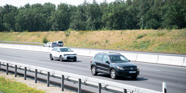 Autos auf dem neuen Streckenabschnitt der A3