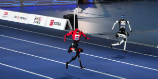 100-m-Lauf bei den World Humanoid Robot Games in Peking