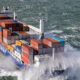 Die Helgafell von Samskip bei schwerer See