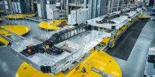 Im Werk Schierling produziert Webasto die Hochleistungsbatterie für den elektrischen Mercedes-AMG GT