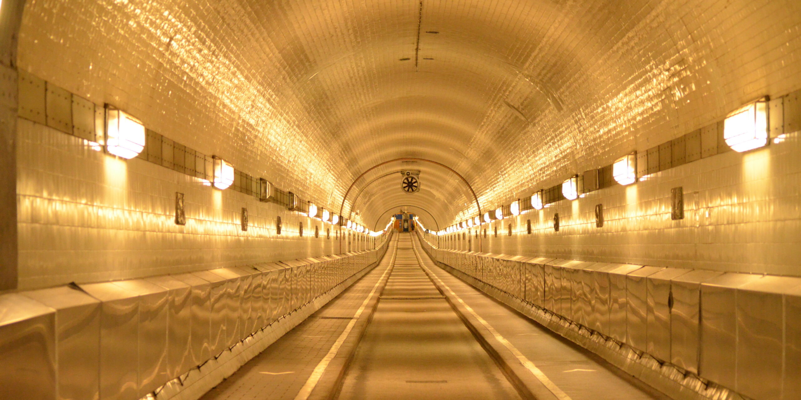 Der Alte Elbtunnel Hamburg: Große Bautechnik und besondere Ästhetik