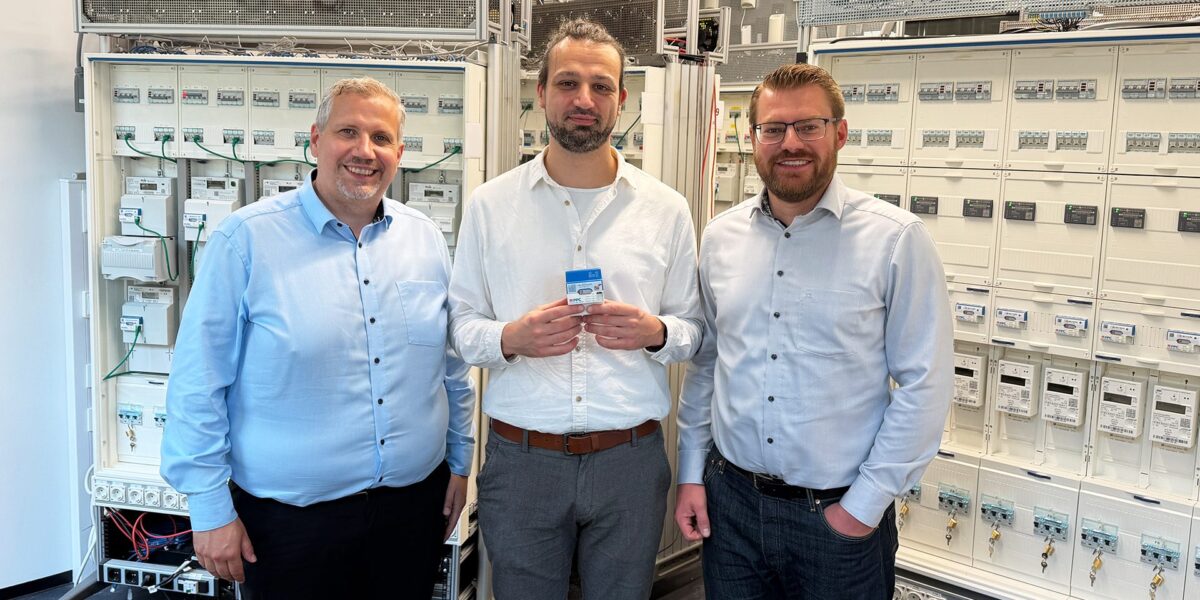 Sven Kolterman, Leiter IoT & Campus Networks bei Telefónica Deutschland, Paul Blobelt, Testmanager bei E.on Grid Solutions, und Janosch Wagner, CTO bei Power Plus Communications AG (v.l.n.r.).