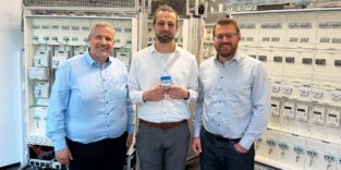Sven Kolterman, Leiter IoT & Campus Networks bei Telefónica Deutschland, Paul Blobelt, Testmanager bei E.on Grid Solutions, und Janosch Wagner, CTO bei Power Plus Communications AG (v.l.n.r.).