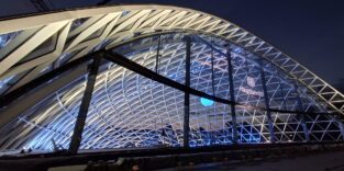 Glas-Stahl-Konstruktion im neuen Stuttgarter Hauptbahnhof