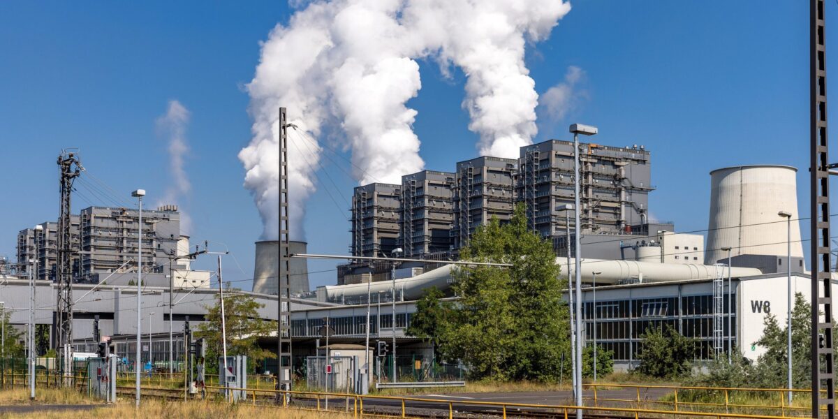 Das Braunkohlekraftwerk Jänschwalde in Brandenburg