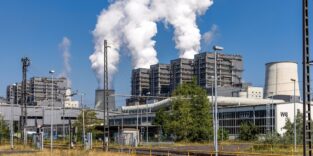 Das Braunkohlekraftwerk Jänschwalde in Brandenburg