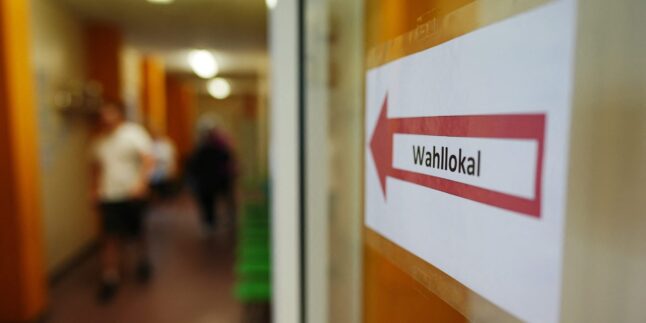 Schild Wahllokal