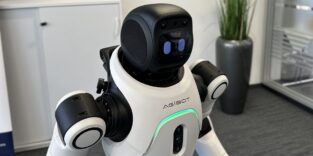 Humanoider Roboter von Agibot in Büro in Lemgo