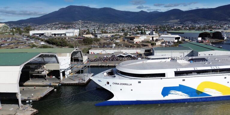 Größtes Elektroschiff der Welt bekommt 250-Tonnen-Akku
