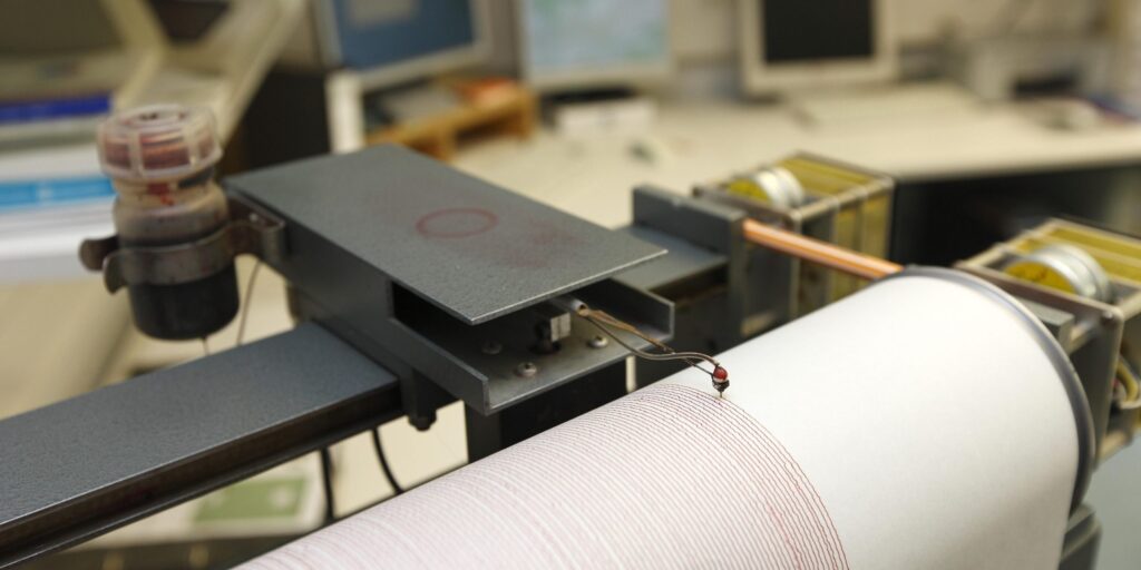 Seismogramm eines Seismometers in der Erdbebenstation Bensberg