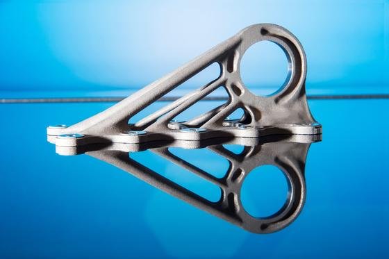 3D-Drucker aus Franken checkt Haltbarkeit schon beim Drucken