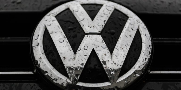 VW streicht 50.000 Stellen – Gewinn fast um die Hälfte eingebrochen
