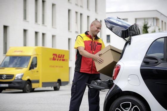 Die Post legt Pakete jetzt sogar in den Kofferraum