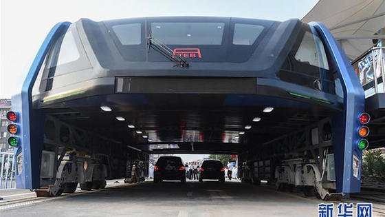 TEB: Er fährt schon, der tunnelgleiche Riesenbus