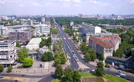 Vom Brandenburger Tor auf die Teststrecke für autonom fahrende Autos