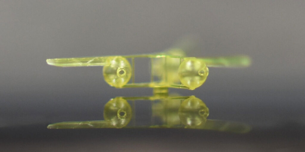 150 µg leichter Mikroflieger hebt allein mit Schall ab