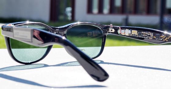 Sonnenbrille erzeugt Solarstrom in den Gläsern